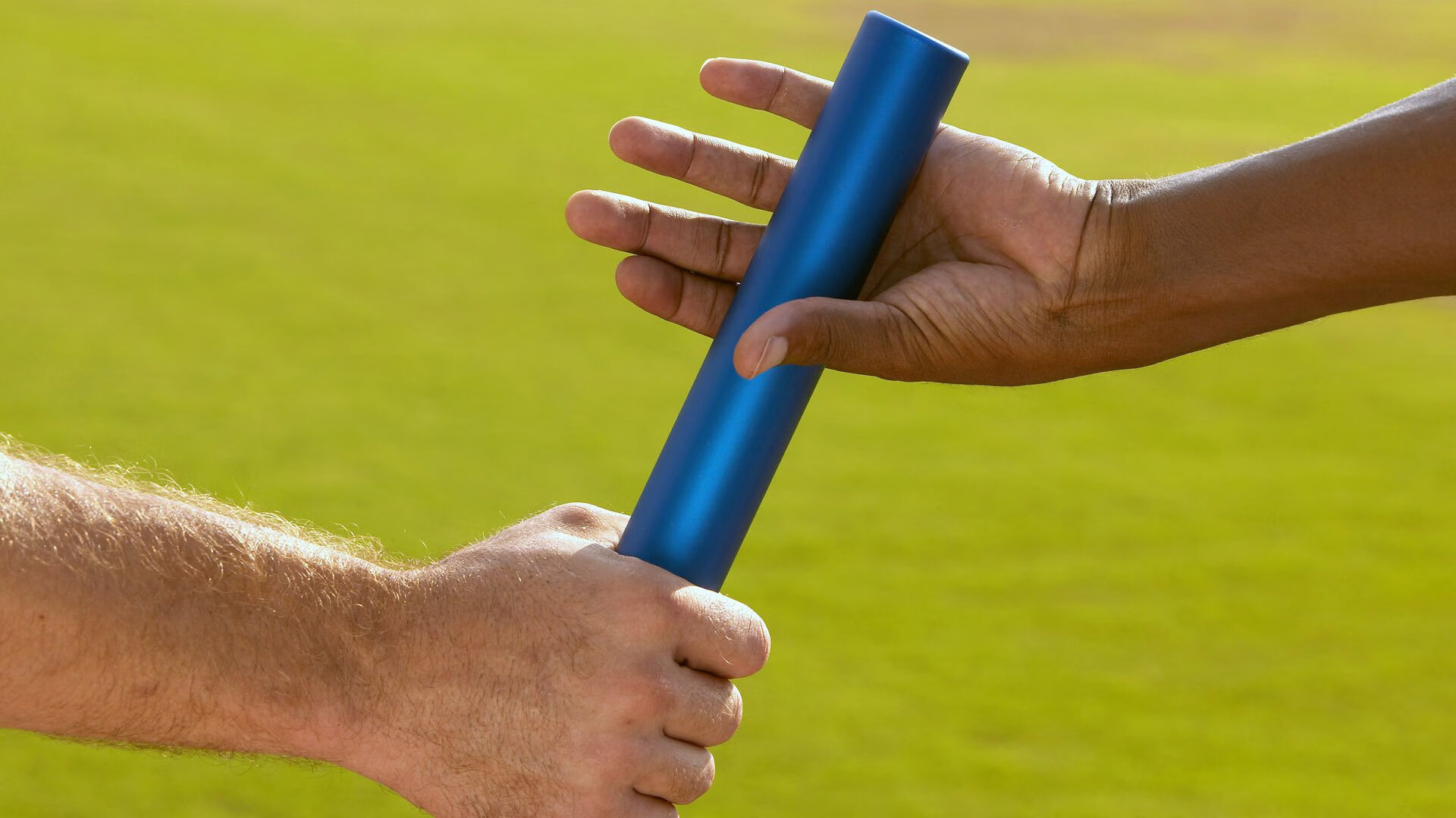 大型无人机飞行赛，科技助力新型运动体验，无人机比赛现场